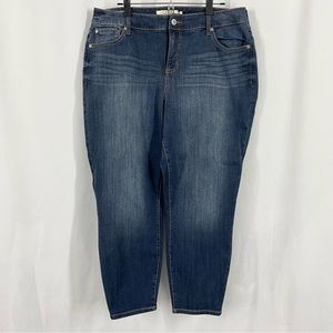 Torrid Girlfriend Medium Wash High Rise Cropped Tapered Leg Slim Fit Blue 20